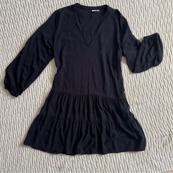 GAP Basic Ruffle Hem Smock Short Dress | Black | Size: M | Women - Picture 1 of 7